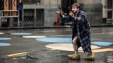 30-летний Дэниел Рэдклифф в роли разработчика игр в фильме «Пушки Акимбо» − украинский трейлер