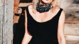 Как царица на кровати. Ирина Билык под пикантным фото заговорила о любви