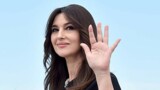 Усипана квітами: Моніка Беллуччі з'явилася на сторінках Vogue Італія